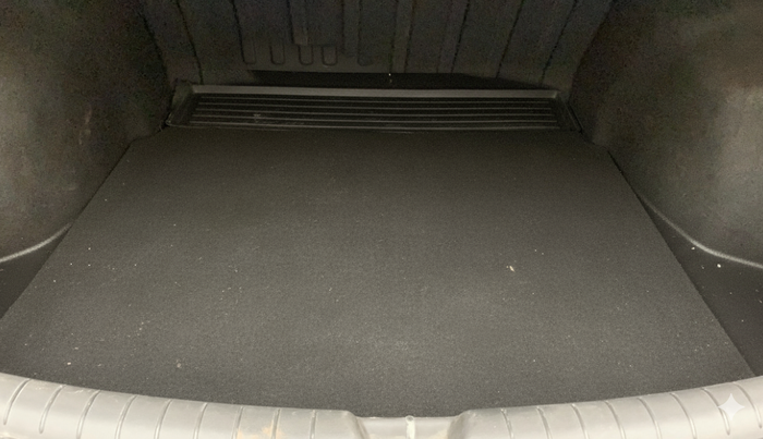 2018 Hyundai Verna 1.6 VTVT SX, Petrol, Manual, 31,578 km, Boot Inside