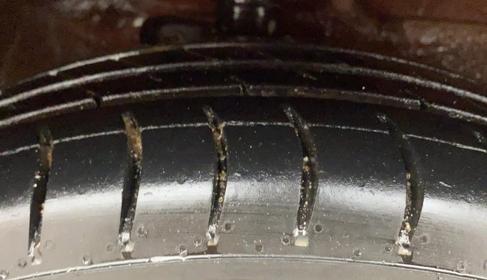 2016 Maruti Celerio VXI AMT, Petrol, Automatic, 47,463 km, Right Front Tyre Tread