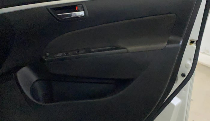 2017 Maruti Swift VXI, Petrol, Manual, 50,881 km, Driver Side Door Panels Control