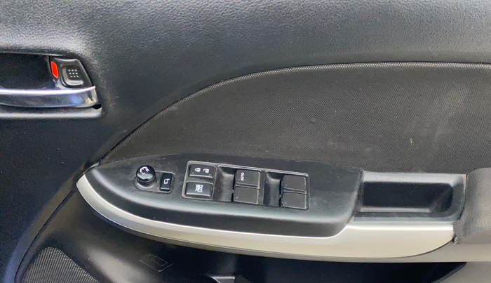 2016 Maruti Baleno ALPHA PETROL 1.2, Petrol, Manual, 66,936 km, Driver Side Door Panels Control