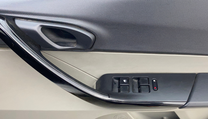 2018 Tata Tiago XT PETROL, Petrol, Manual, 58,410 km, Driver Side Door Panels Control