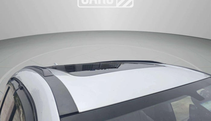 2022 Mahindra XUV700 AX 5 D MT 7 STR, Diesel, Manual, 37,686 km, Roof