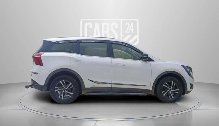 2022 Mahindra XUV700 AX 5 D MT 7 STR, Diesel, Manual, 37,686 km, Right Side