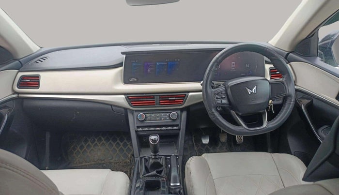 2022 Mahindra XUV700 AX 5 D MT 7 STR, Diesel, Manual, 37,686 km, Dashboard