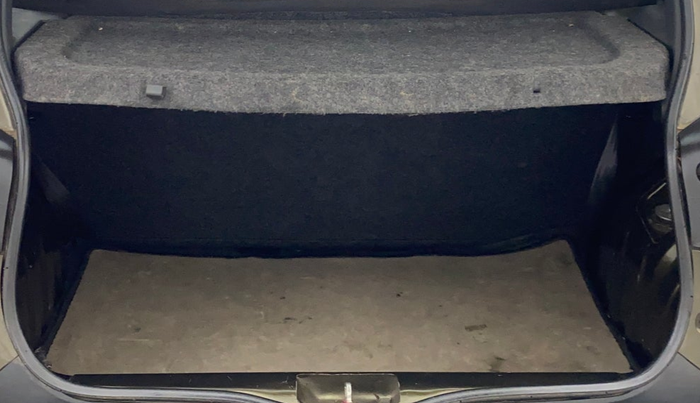 2016 Renault Kwid RXT 1.0 AMT, Petrol, Automatic, 52,846 km, Boot Inside