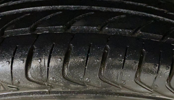 2018 Maruti Alto 800 LXI, Petrol, Manual, 28,873 km, Right Rear Tyre Tread