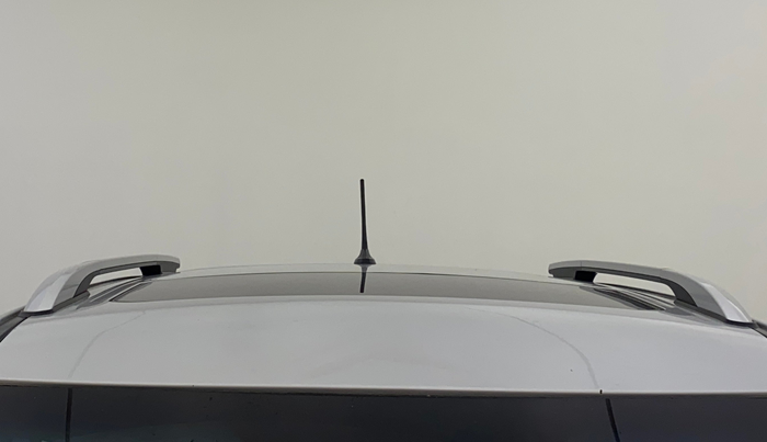 2020 Mahindra XUV300 W8 (O) 1.2 PETROL, Petrol, Manual, 40,915 km, Moonroof/ Sunroof