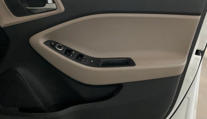 2016 Hyundai Elite i20 ASTA 1.2, Petrol, Manual, 15,786 km, Driver Side Door Panels Control