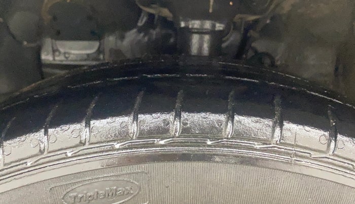 2018 Hyundai i20 Active 1.2 SX, Petrol, Manual, 1,04,549 km, Left Front Tyre Tread