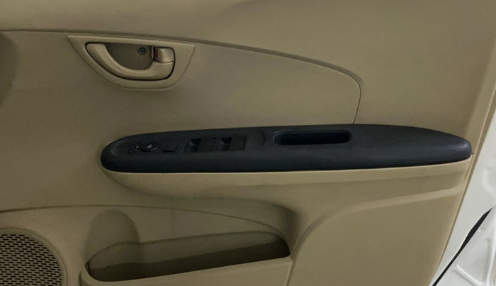 2015 Honda Amaze 1.2L I-VTEC S, Petrol, Manual, 57,418 km, Driver Side Door Panels Control