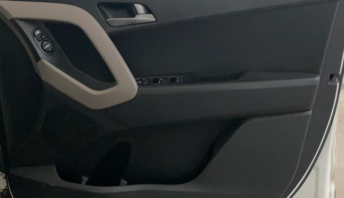 2016 Hyundai Creta  SX 1.6 Petrol , Petrol, Manual, 87,940 km, Driver Side Door Panels Control