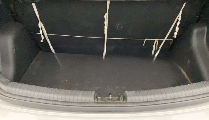 2016 Hyundai Grand i10 SPORTZ 1.2 KAPPA VTVT, Petrol, Manual, 35,902 km, Boot Inside