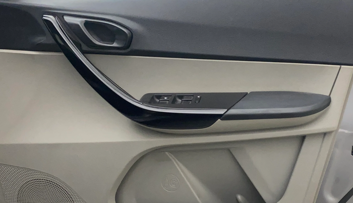 2019 Tata Tiago XZ PETROL, Petrol, Manual, 33,270 km, Driver Side Door Panels Control
