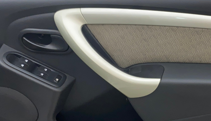 2013 Renault Duster 85 PS RXL DIESEL, Diesel, Manual, 91,073 km, Driver Side Door Panels Control