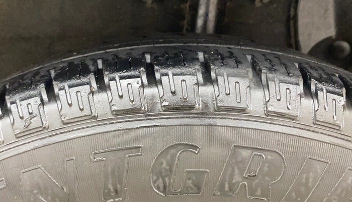 2013 Renault Duster 85 PS RXL DIESEL, Diesel, Manual, 91,073 km, Left Rear Tyre Tread