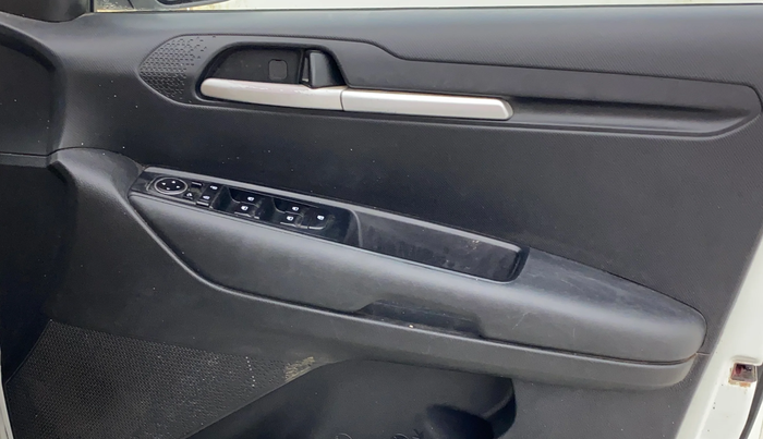 2022 KIA SONET HTK PLUS 1.2, Petrol, Manual, 1,47,370 km, Driver Side Door Panels Control