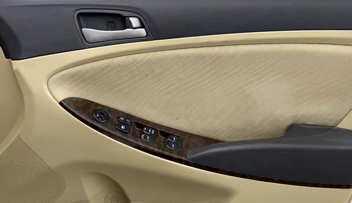 2016 Hyundai Verna 1.6 VTVT S, Petrol, Manual, 55,743 km, Driver Side Door Panels Control