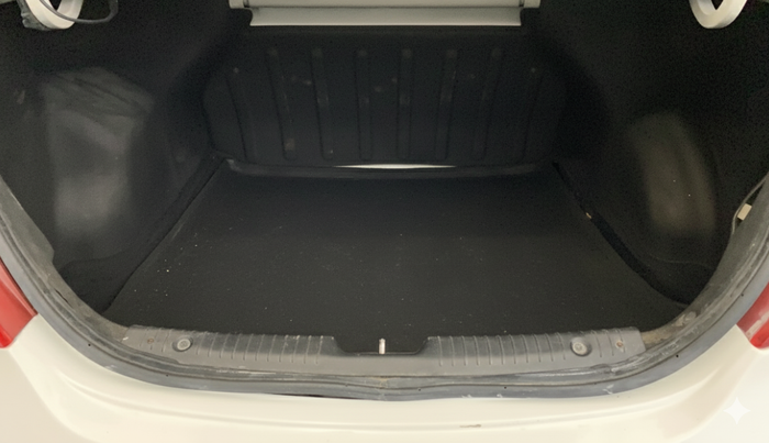 2016 Hyundai Verna 1.6 VTVT S, Petrol, Manual, 55,743 km, Boot Inside