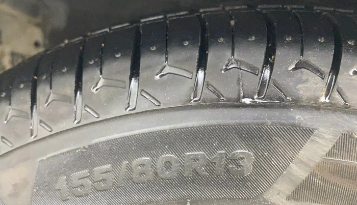 2013 Hyundai i10 ASTA 1.2, Petrol, Manual, 46,832 km, Left Front Tyre Tread