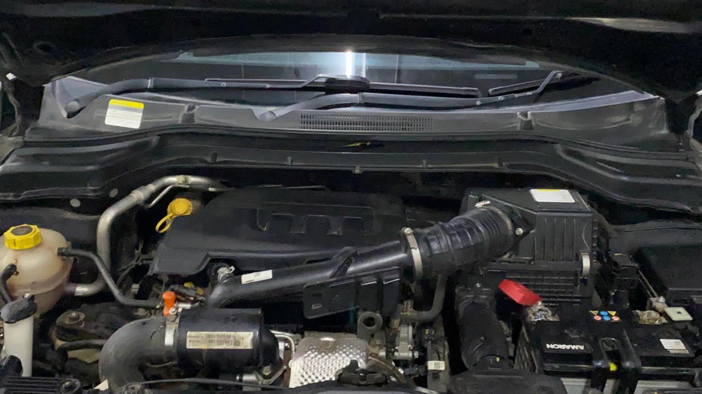 2023 Mahindra XUV300 W8 1.2 PETROL, Petrol, Manual, 51,643 km, Engine View