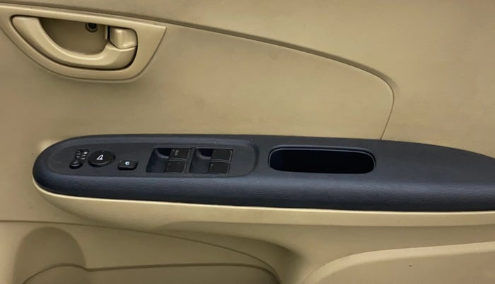 2016 Honda Amaze 1.2L I-VTEC SX, Petrol, Manual, 38,862 km, Driver Side Door Panels Control