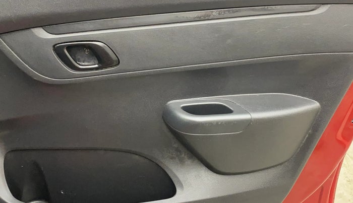 2016 Renault Kwid RXT 0.8, Petrol, Manual, 50,265 km, Driver Side Door Panels Control