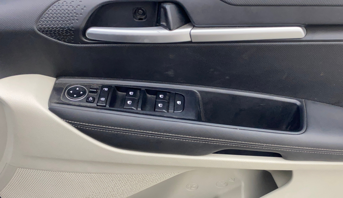 2021 KIA SONET HTX 1.0 IMT, Petrol, Manual, 19,069 km, Driver Side Door Panels Control