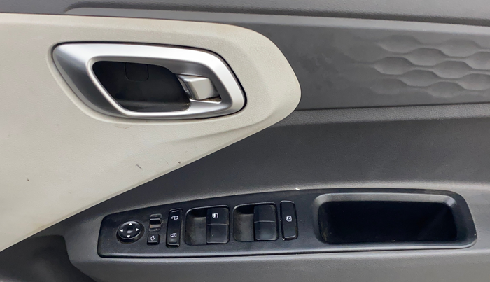 2022 Hyundai GRAND I10 NIOS SPORTZ 1.2 KAPPA VTVT CNG, CNG, Manual, 64,074 km, Driver Side Door Panels Control