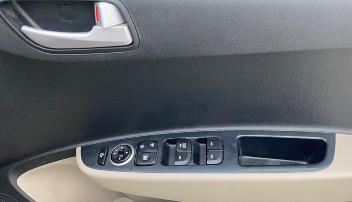 2017 Hyundai Grand i10 ASTA 1.2 KAPPA VTVT, Petrol, Manual, 31,844 km, Driver Side Door Panels Control