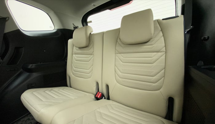 2022 KIA CARENS LUXURY PLUS 1.4G DCT 7STR, Petrol, Automatic, 4,035 km, Third Seat Row ( optional )