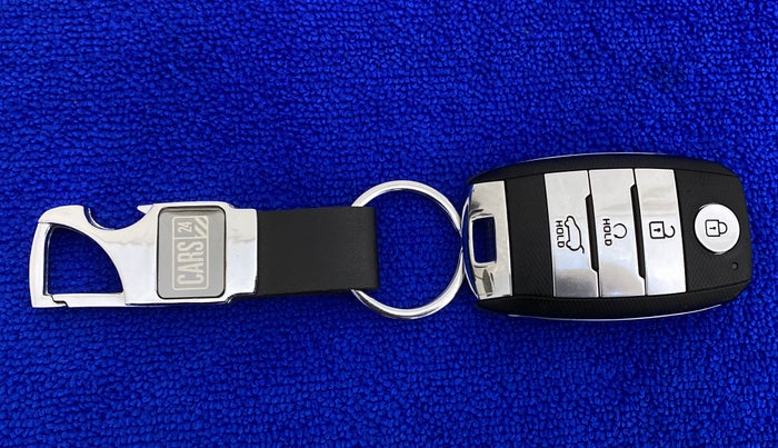 2022 KIA CARENS LUXURY PLUS 1.4G DCT 7STR, Petrol, Automatic, 4,035 km, Key Close Up