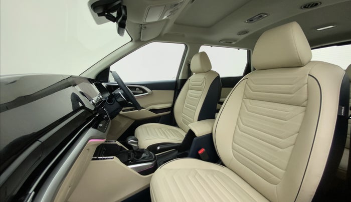 2022 KIA CARENS LUXURY PLUS 1.4G DCT 7STR, Petrol, Automatic, 4,035 km, Right Side Front Door Cabin