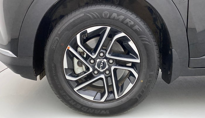 2022 KIA CARENS LUXURY PLUS 1.4G DCT 7STR, Petrol, Automatic, 4,035 km, Left Front Wheel