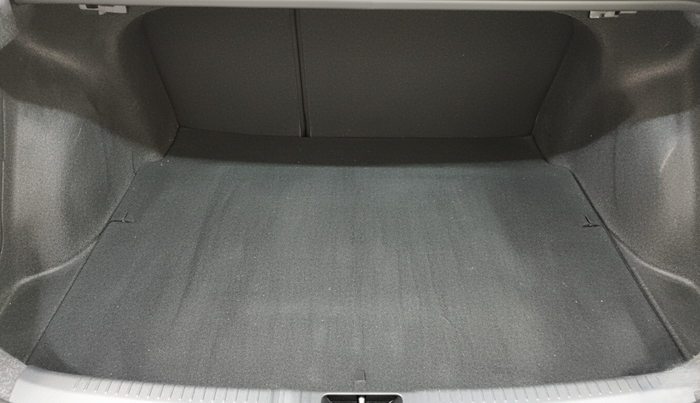 2018 Hyundai Verna 1.6 SX (O) CRDI MT, Diesel, Manual, 85,205 km, Boot Inside