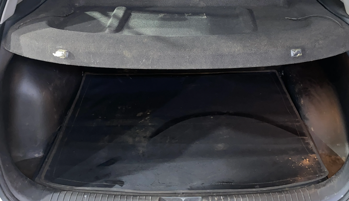 2017 Hyundai Creta SX PLUS 1.6 PETROL DUAL TONE, Petrol, Manual, 37,014 km, Boot Inside