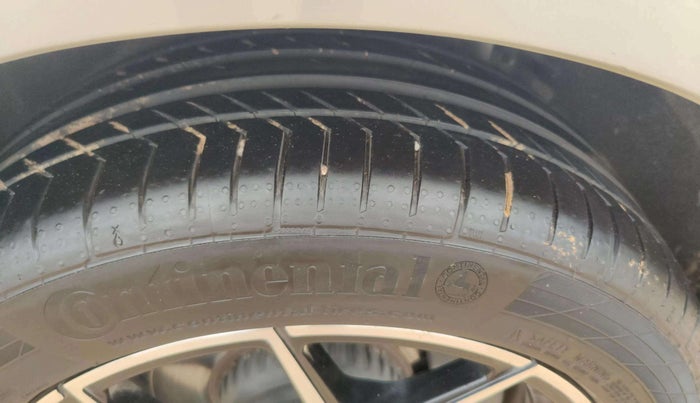 2017 Mercedes Benz C Class 220d, Diesel, Automatic, 1,11,944 km, Left Rear Tyre Tread