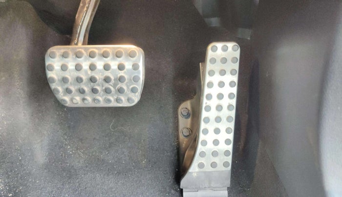 2017 Mercedes Benz C Class 220d, Diesel, Automatic, 1,11,944 km, Pedals