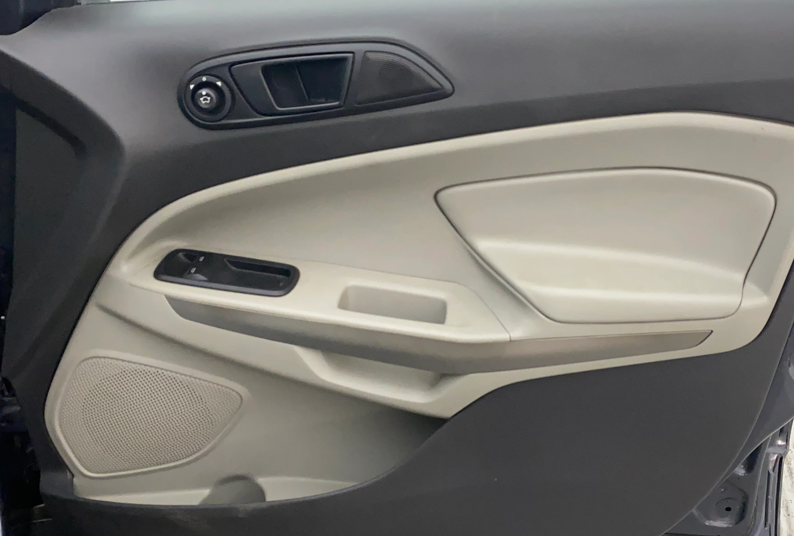 Driver-Side-Door-Panels-Control---2025-10-28T133244.230