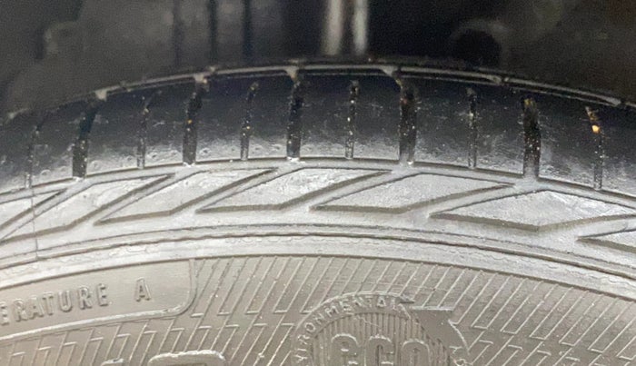 2018 Tata NEXON XZA PLUS DIESEL, Diesel, Automatic, 34,064 km, Right Rear Tyre Tread