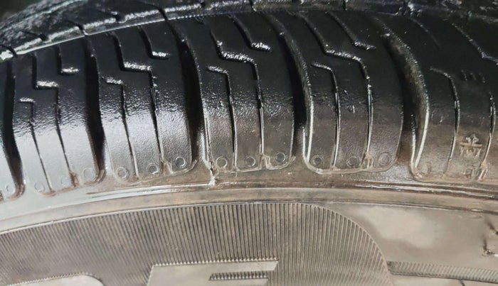 2021 Renault TRIBER RXT, Petrol, Manual, 40,283 km, Right Rear Tyre Tread