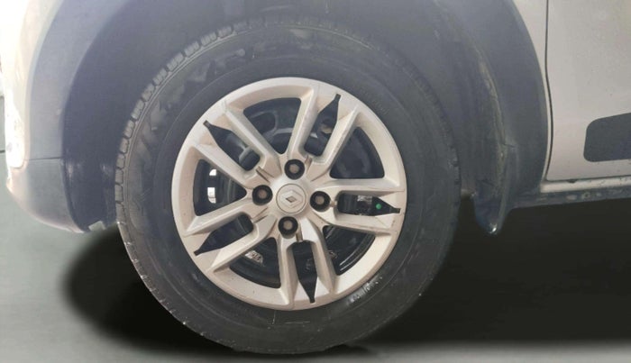 2021 Renault TRIBER RXT, Petrol, Manual, 40,283 km, Left Front Wheel