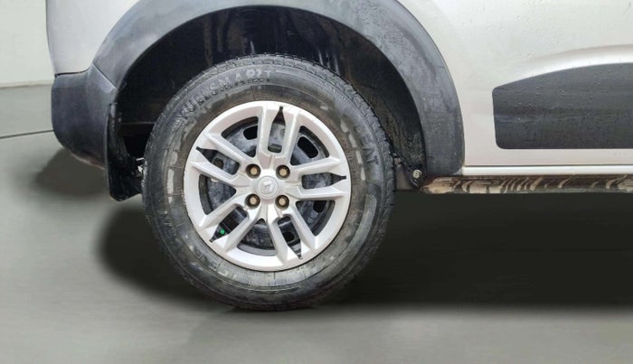 2021 Renault TRIBER RXT, Petrol, Manual, 40,283 km, Right Rear Wheel