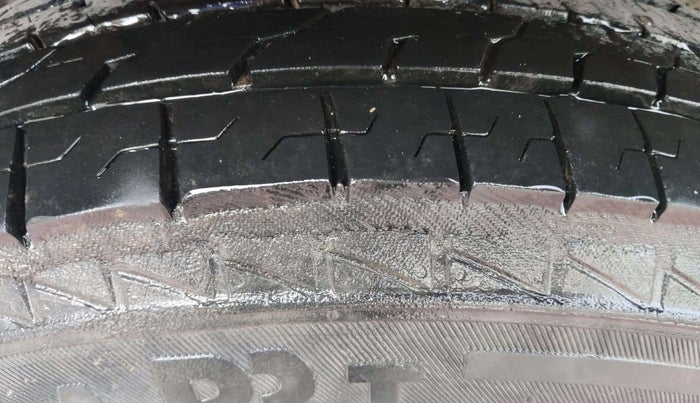 2021 Renault TRIBER RXT, Petrol, Manual, 40,283 km, Right Front Tyre Tread