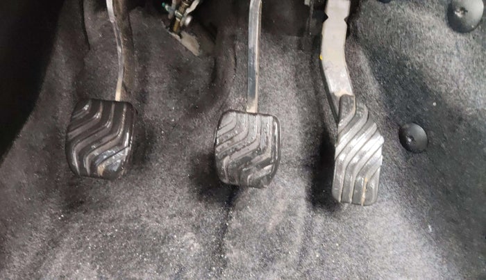 2021 Renault TRIBER RXT, Petrol, Manual, 40,283 km, Pedals