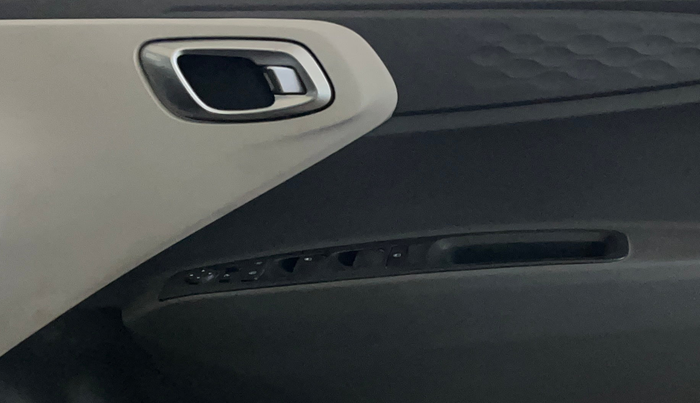 2021 Hyundai AURA SX 1.2, Petrol, Manual, 46,544 km, Driver Side Door Panels Control