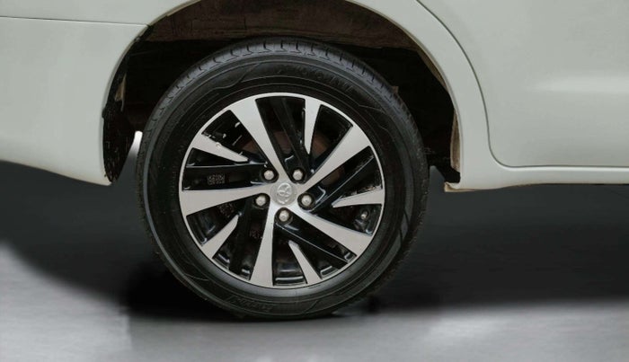 2022 Toyota Innova Crysta 2.4 ZX 7 STR, Diesel, Manual, 1,11,419 km, Right Rear Wheel