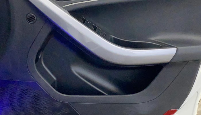 2022 Tata NEXON XM PETROL, Petrol, Manual, 46,195 km, Driver Side Door Panels Control