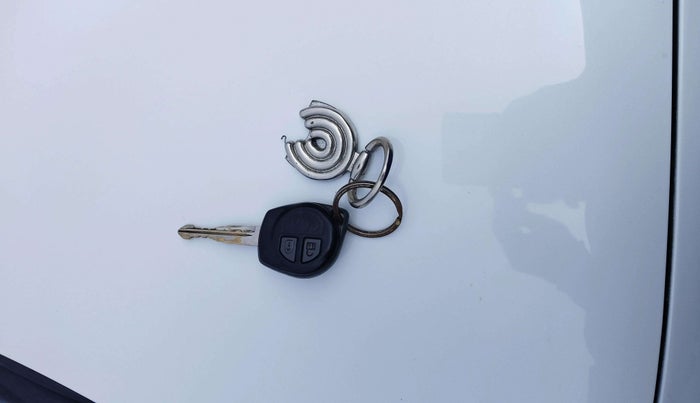 2019 Maruti Swift VXI, Petrol, Manual, 68,696 km, Key Close Up
