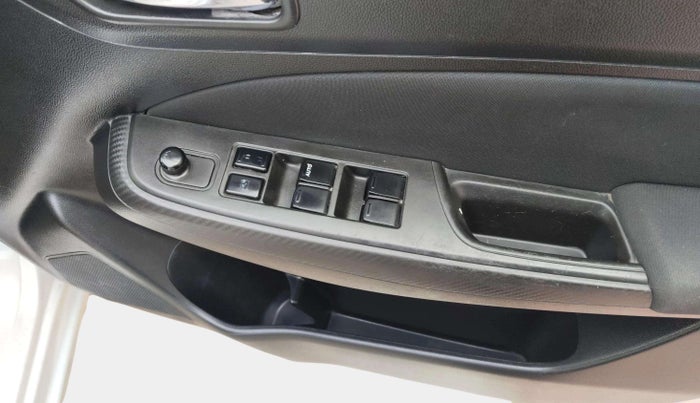 2019 Maruti Swift VXI, Petrol, Manual, 68,696 km, Driver Side Door Panels Control