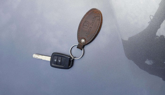 2020 Honda Amaze 1.2L I-VTEC S, Petrol, Manual, 45,753 km, Key Close Up